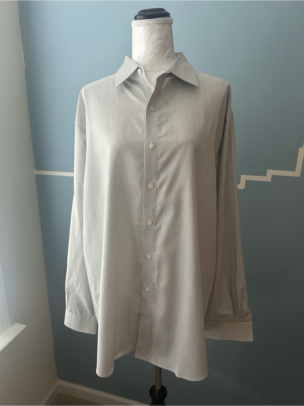 Kenneth Cole Men's Light Gray Pinstriped Dress Shirt 17 34/35